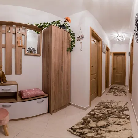 Ivana Ciovo Apartamento *